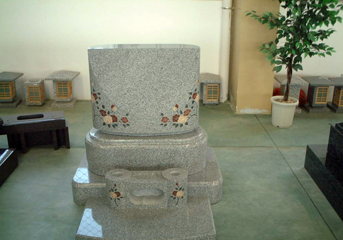 MU-002, Granite Momument & Tombstone